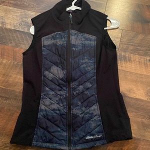 NWOT Eddie Bauer vest size small